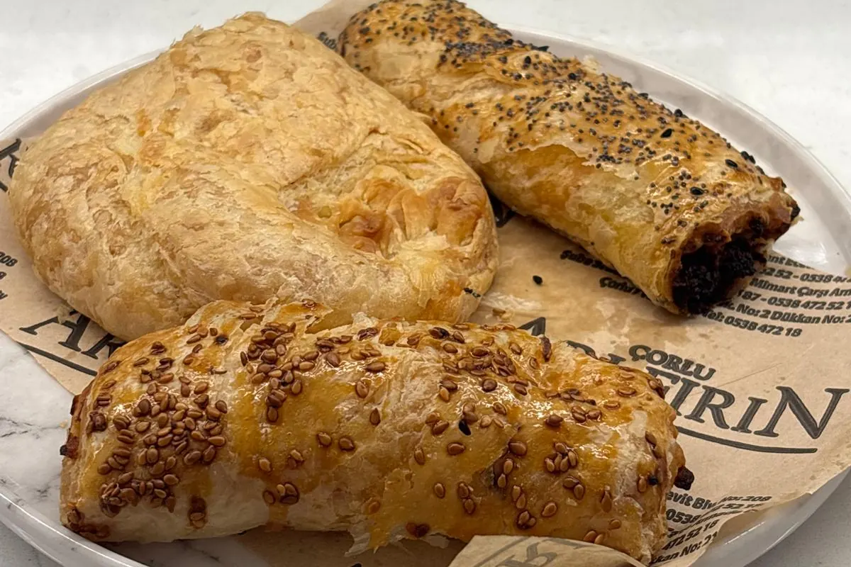 Arı Fırın Çorlu börek ve poğaça çeşitleri