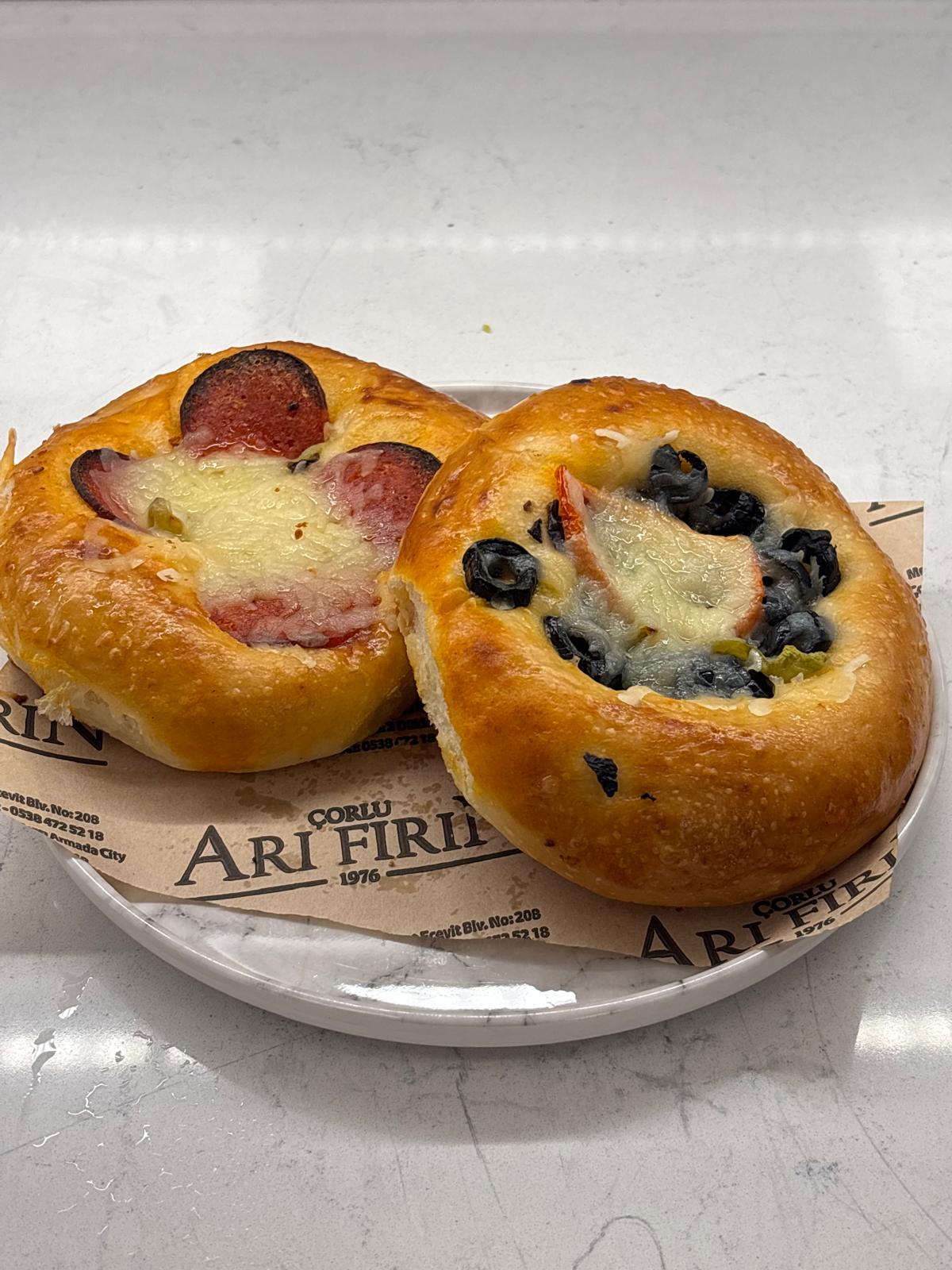 Arı Fırın Çorlu - Bol Susamlı Çıtır Sokak Simidi – Arı Fırın Çorlu