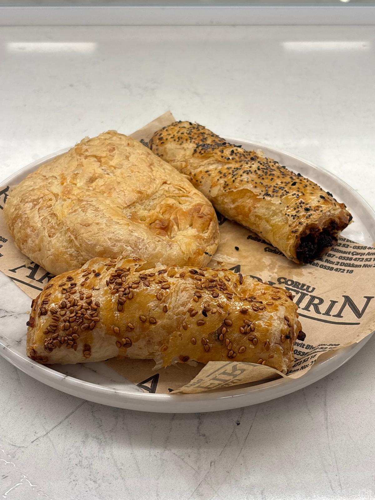 Arı Fırın Kahvaltılık Ürünler - Kıymalı ve Peynirli Çıtır Börek Çeşitleri – Arı Fırın Çorlu