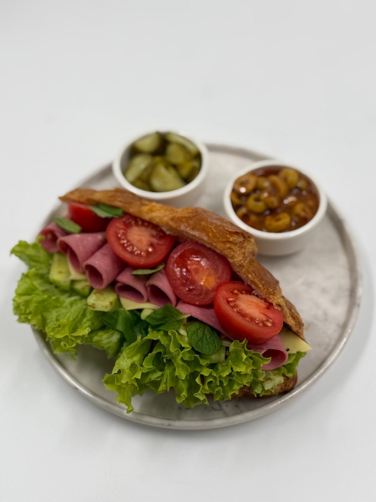 Kruvasan Sandiwich